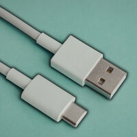 El USB-C nació para acabar con el caos de cables y creó un problema aún mayor 