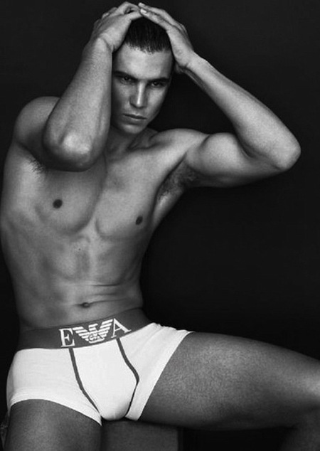 Armani ya no quiere entre sus filas a Rafa Nadal, una pena