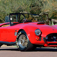 Este delicioso Shelby 427 Cobra FAM que perteneció a Paul Walker es un ejemplar casi único y ahora sale a subasta