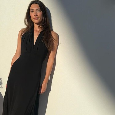 Novedad en Zara: cinco vestidos largos que sientan increíble, rejuvenecen y crean un lookazo sin esfuerzo 
