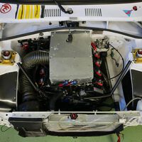 Este pequeño Toyota lleva un V8 con dos motores de una Suzuki Hayabusa... Y corre que se las pela