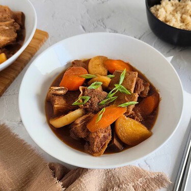 Cómo hacer galbi jjim, las costillas de vaca coreanas estofadas.