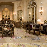 El Ritz de Madrid saca a subasta 4.000 objetos llenos de historia