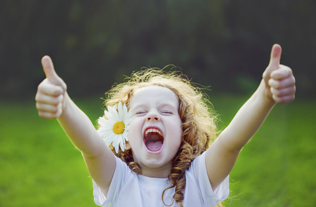 Invertir en las niñas, clave para el desarrollo: Día Internacional de la Niña