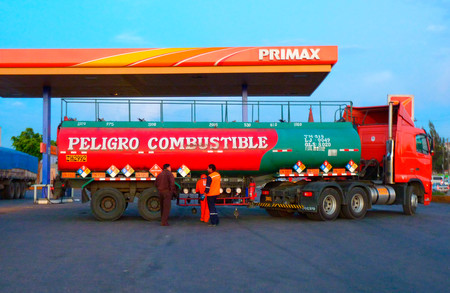 Las gasolineras no le ven tanto problema a la obligación de instalar puntos de recarga para coches eléctricos (por ahora)