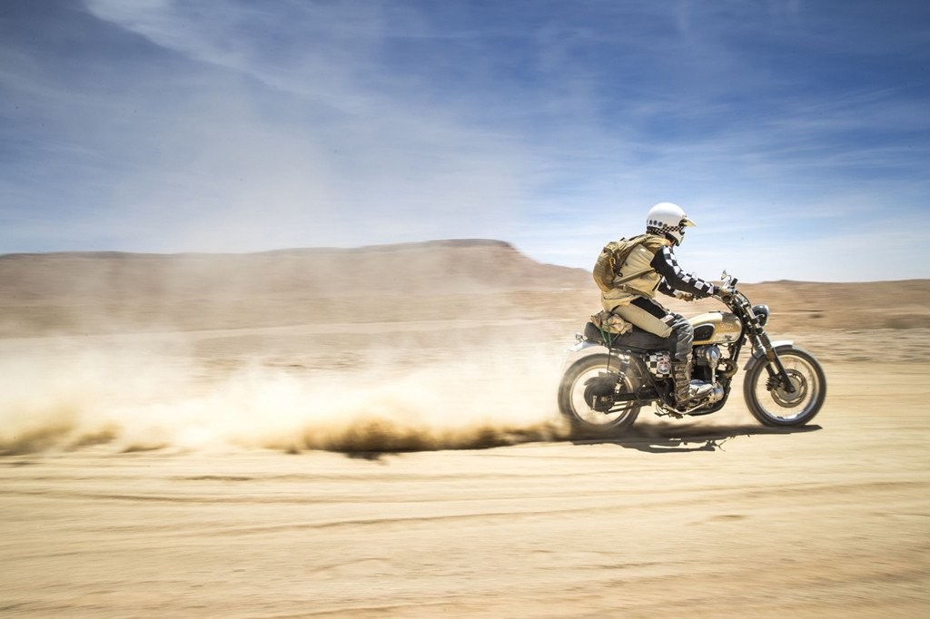 Fuel Catalina GP, la Kawasaki W650 que consiguió ser una auténtica desert sled en la Scram África 2017