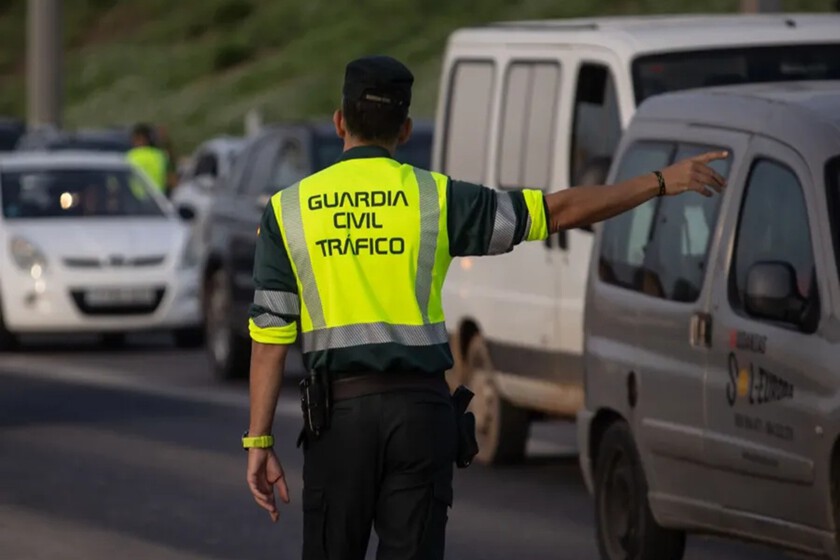 Carlos Cantero, Guardia Civil: "No podemos acudir cada vez que alguien enciende una baliza V16"