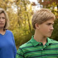 La generación Z ha hablado. Esto es lo que tu hijo adolescente necesita que hagas en lugar de regañarle, según una encuesta 