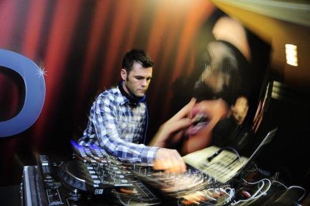 DJ Fonsi Nieto, de motero a pinchadiscos playboy