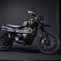 Triumph Scrambler 1200 Bond Edition: sólo 250 unidades para sentirse como 007 en 'Sin tiempo para morir', por 19.500 euros
