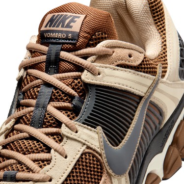 Nike tiene rebajadas las Nike Zoom Vomero del color del más delicioso Macchiato para sumar calidez a tus looks de otoño