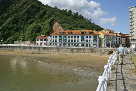 Pueblo Asturias Bonito Sin Turistas Calor