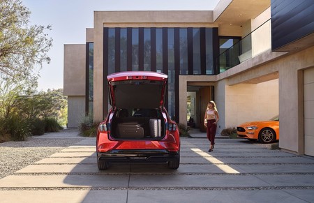 Ford Mustang Mach E Maletero