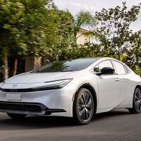 ¿Contamina más un auto híbrido, uno eléctrico o uno de gasolina? Este estudio despeja dudas, e involucra hasta el proceso de fabricación