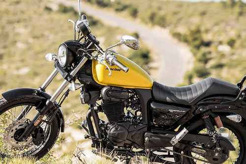 ¡Actitud total! Estas son las cinco motos custom de 125 cc que puedes llevar con el carnet de coche