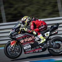 Álvaro Bautista llama "amateur" a Ana Carrasco y ella responde: "¿Lo dices porque soy mujer?"