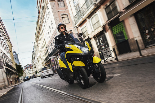 Tengo el carnet B, tres años de experiencia y quiero una moto sin examinarme. ¿Qué opciones tengo?