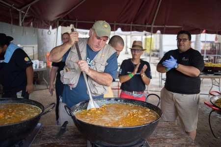 La ONG del chef José Andrés desembarca en España para combatir la crisis alimentaria que genera el coronavirus
