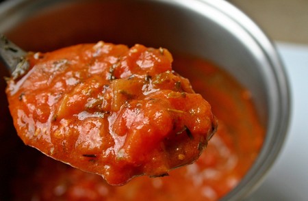 Así puedes quitarle la acidez a tus salsas, para adaptarlas mejor a tus recetas