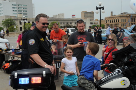 Police Week May 15 2010 On Court Avenue Bridge Des Moines Iowa Usa 1