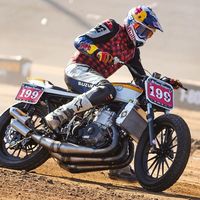 ¡Demencial! Esta es la Suzuki 750 cc de dos tiempos y tres cilindros que RSD ha hecho para Travis Pastrana 