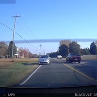 Aceleración salvaje del Tesla Model S P85D: 1 - Empotramiento con un Toyota Prius de un despistado: 0 