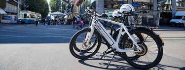 Bicicletas eléctricas compartidas de 48 km/h y sin estaciones: así es la que busca ser la próxima revolución en micromovilidad