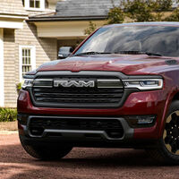 Un enorme motor V6 en una pick-up gigante es la forma más loca de convencerte para dar el salto al coche eléctrico