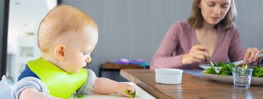Sentar al bebé a la mesa con el resto de la familia es más importante de lo que crees 