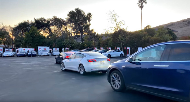 Tesla Cola Supercargador