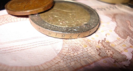 Los salarios españoles bajaron entre un 3 % y un 4 % en los últimos dos años