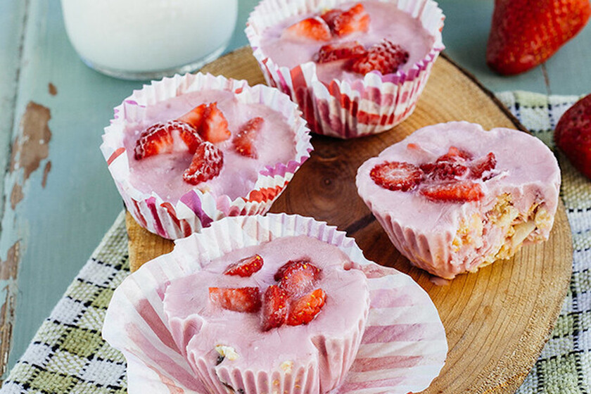 Cupcakes de granola y yogurt helado. Receta fácil