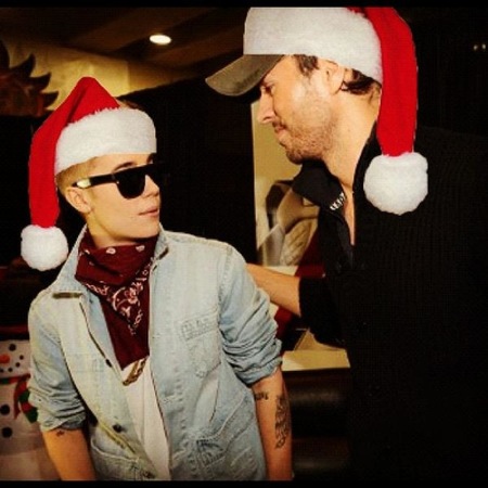 Enrique Iglesias y Justin Bieber, Dios los cría y ellos se juntan