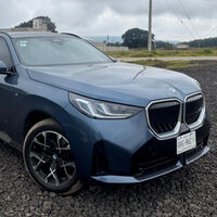 BMW X3 30e xDrive, a prueba: un SUV híbrido enchufable que sabe cuándo aprovechar lo eléctrico y cuándo la gasolina