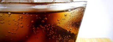 Cinco razones para dejar de tomar refrescos light (y cinco alternativas que puedes tomar)