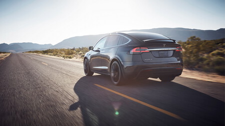 Llamada a revisión de miles de Tesla Model X y Model S en EEUU por un fallo relacionado con el airbag del conductor
