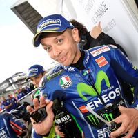 Los médicos declaran apto a Valentino Rossi para subirse a la moto en Mugello
