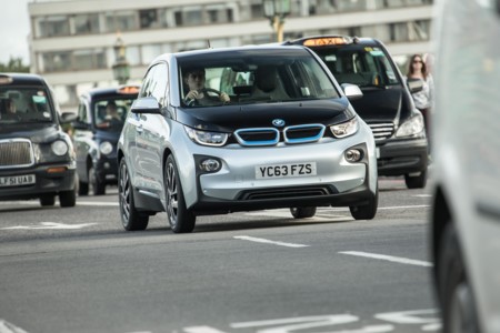 BMW i3 entre London Cab