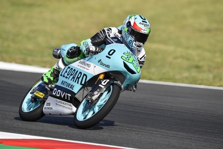 Primera victoria para Bastianini desde 2016 y Bezzecchi triunfa ante la debacle de los favoritos de Moto3