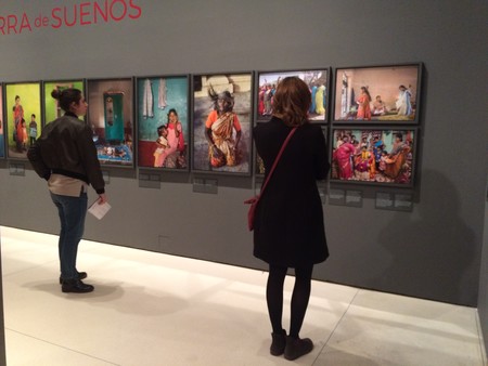 Cristina García Rodero aparca el blanco y negro en su nueva exposición Tierra de sueños