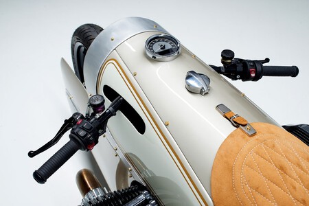 Bmw R18 The Crown 31 1200x801