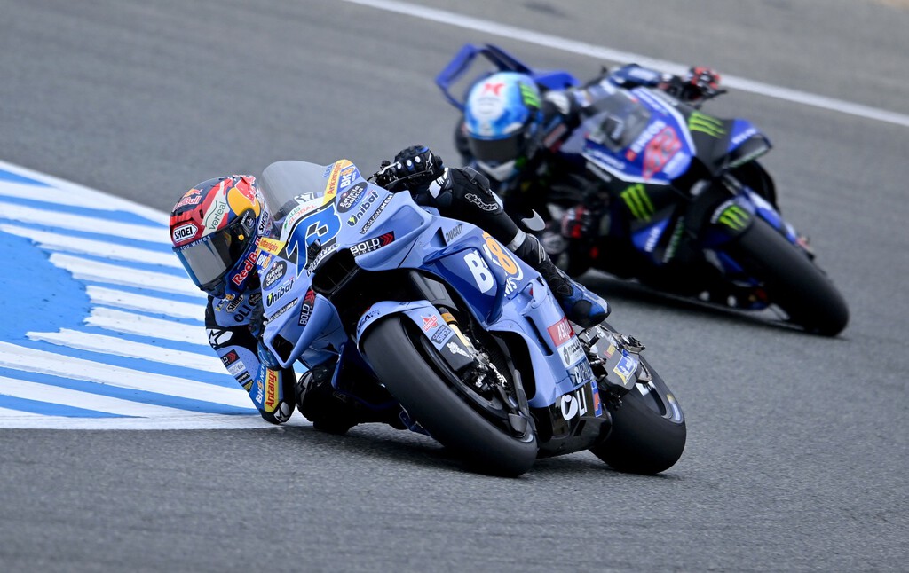 Álex Márquez doblega a las Aprilia en Jerez mientras que Marc Márquez vuelve a la realidad con otra caída