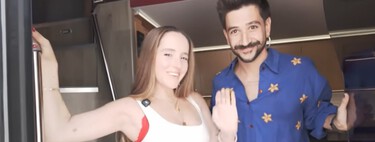 “Aquí hemos pasado hasta 20 horas”: Camilo y Eva Luna enseñan su impresionante casa rodante en España. Un autobús de dos pisos con 18 camas y suite panorámica 