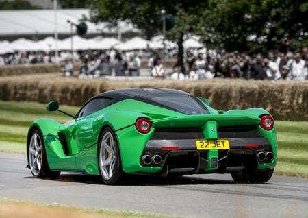 Ferrari podría construir 10,000 unidades anuales