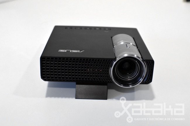 Asus P1 Videoproiettore LED Portatile 200 Lumen HD 1280x800