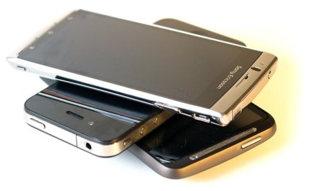 Actualización en los Sony Ericsson Xperia Arc y Play con una buena ración de Facebook