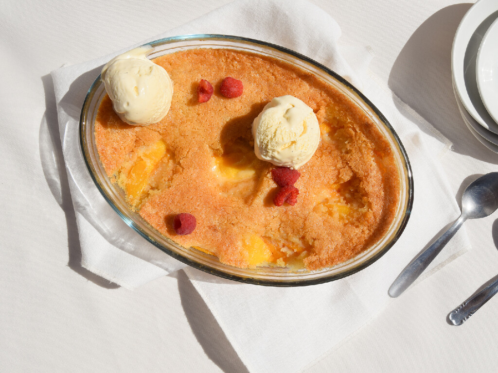 Cobbler de melocotón, un postre clásico del sur de Estados Unidos