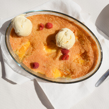 Cobbler de melocotón, un postre clásico del sur de Estados Unidos 