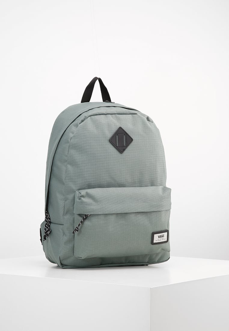 60 de descuento en la mochila unisex Vans Old Skool Plus Backpack en gris se queda en 21,95