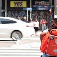 La rebelión de los "riders" ¿Por qué una parte del colectivo pide seguir cotizando como autónomo?